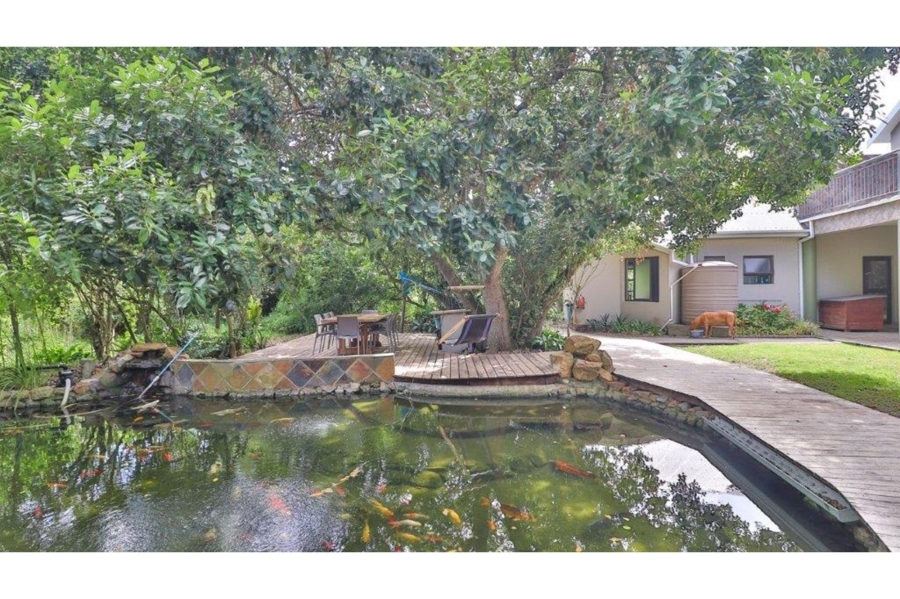 6 Bedroom Property for Sale in Lovemore Park Eastern Cape